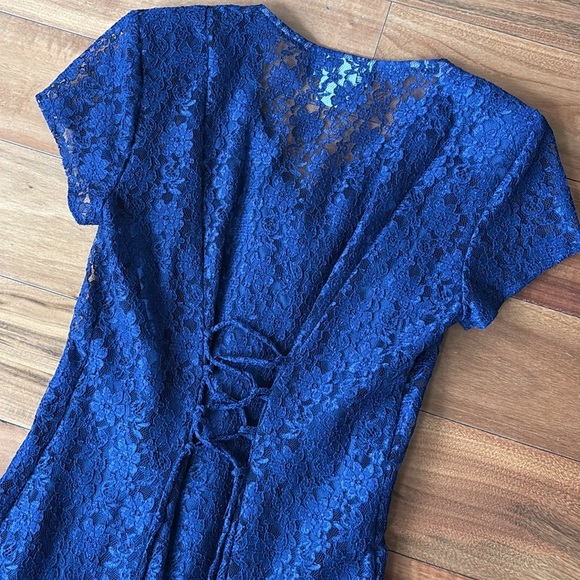 Vintage lace dress - Picture 9 of 12